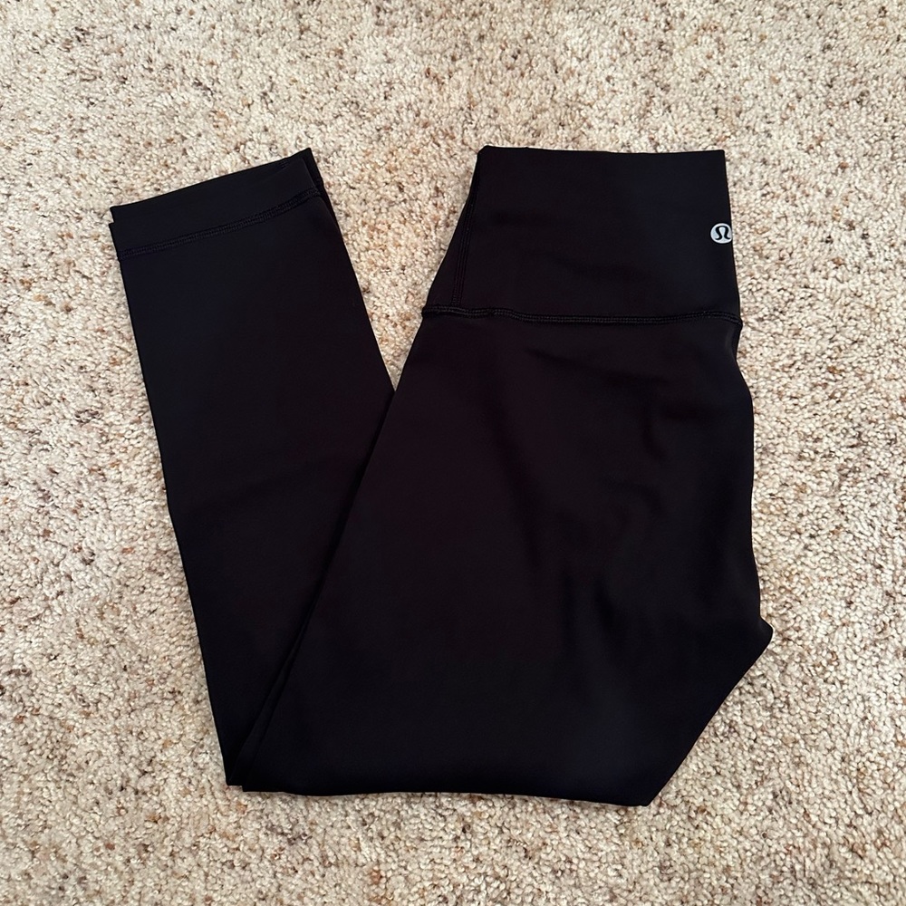 Black lululemon leggings, size 4-6, cropped, perfect condition
